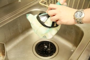 ネットを飲み口から出す
