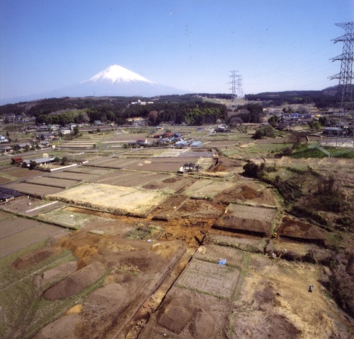史跡大鹿窪遺跡　発掘調査時の遠景
