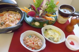 おいしく食べよう地元野菜(丸ごとトマトの土鍋ご飯他)