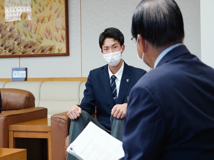 表敬訪問の様子