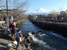 ますつり大会の様子