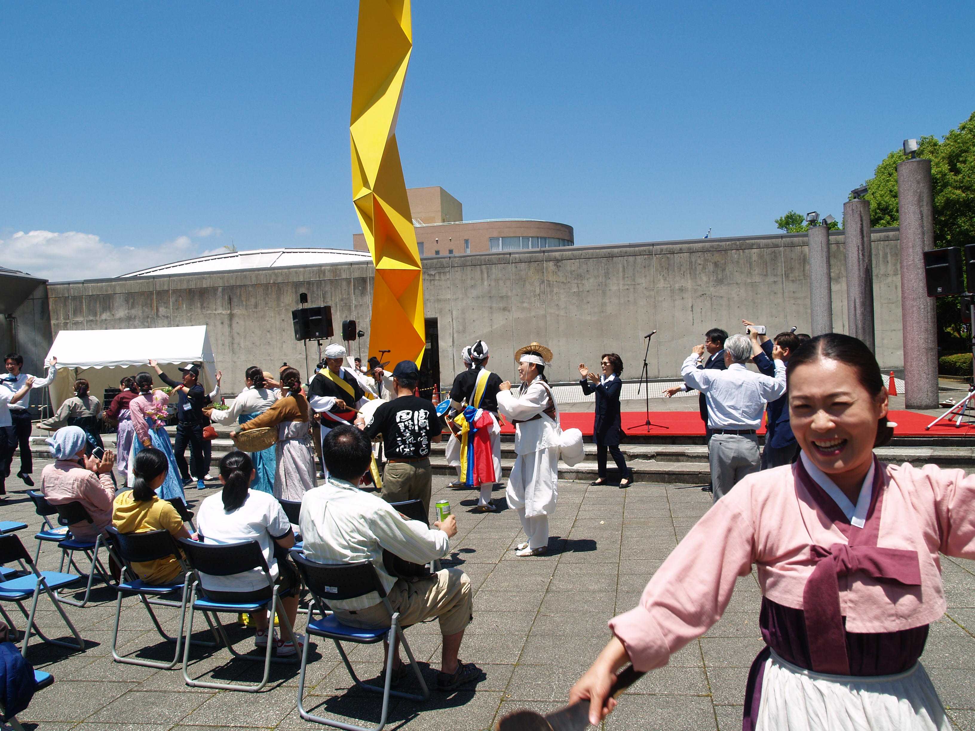 産業フェア内での栄州市文化芸術団の公演その1