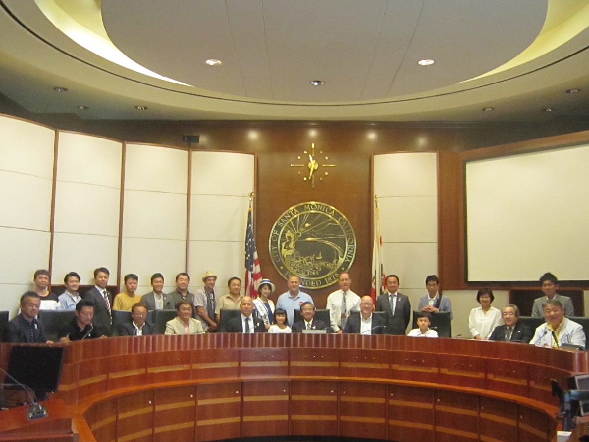 市議会議場