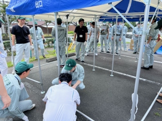 テントトイレの設営訓練(令和5年度の様子)