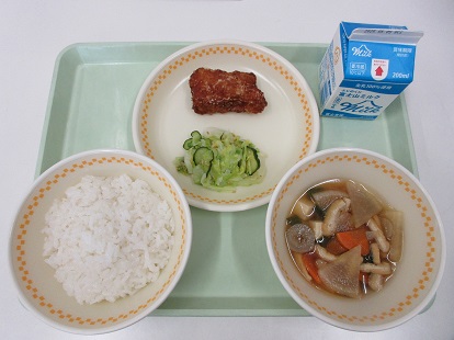 ・牛乳　・ご飯　・いかの竜田揚げ　・即席漬け　・けんちん汁