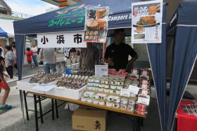 フードバレー交流都市の美味しそうな商品が並びました。